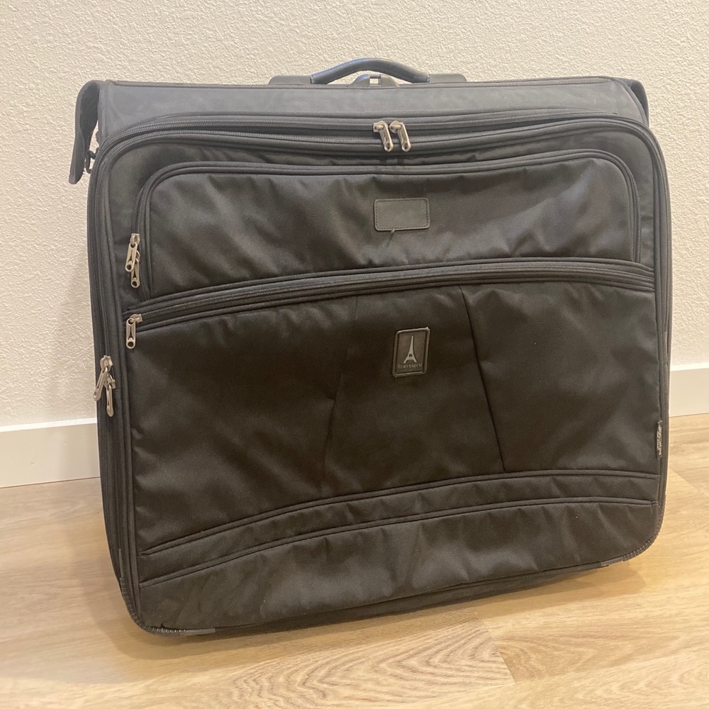 Travelpro Crew 5 Large Wheeled Garment Bag - Excellent Condition Original Owner